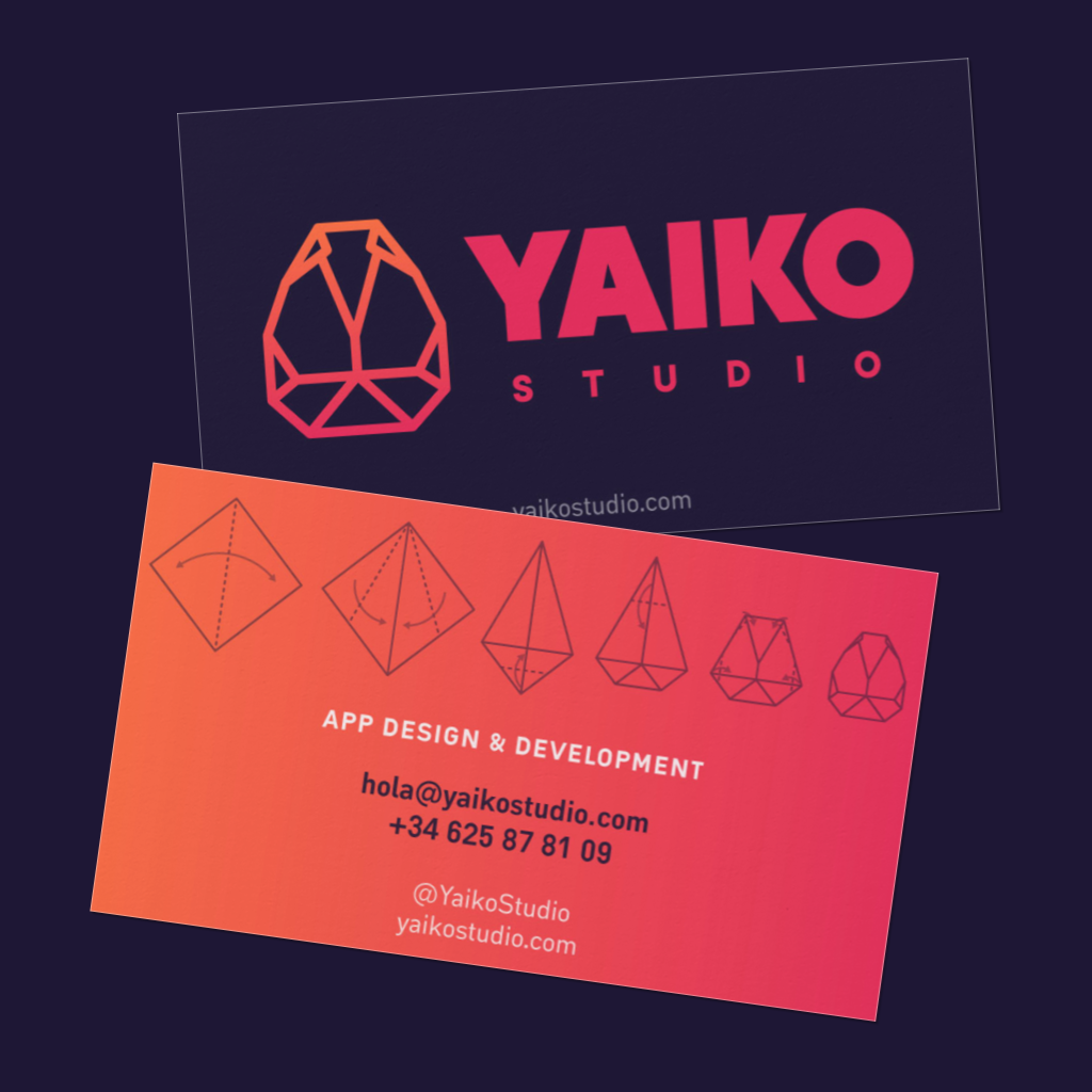 diseño de traje con  imagen corporativa de Yaiko -un trabajo de Silvia Calavera 